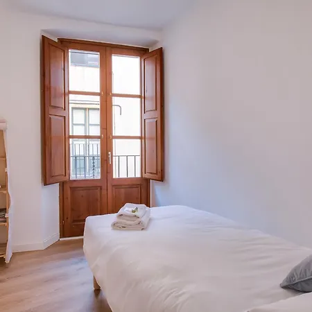 Flateli Cort Reial Apartman