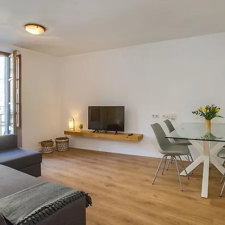 Apartman Flateli Cort Reial