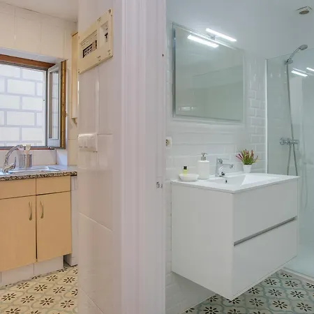 Flateli Cort Reial Apartment Gerona